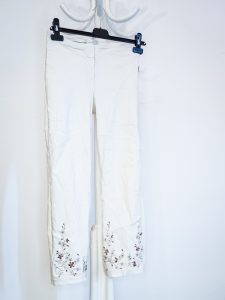 Pantalon cu motive florale AGS - S haine ieftine